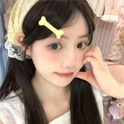 猴形扣手海报